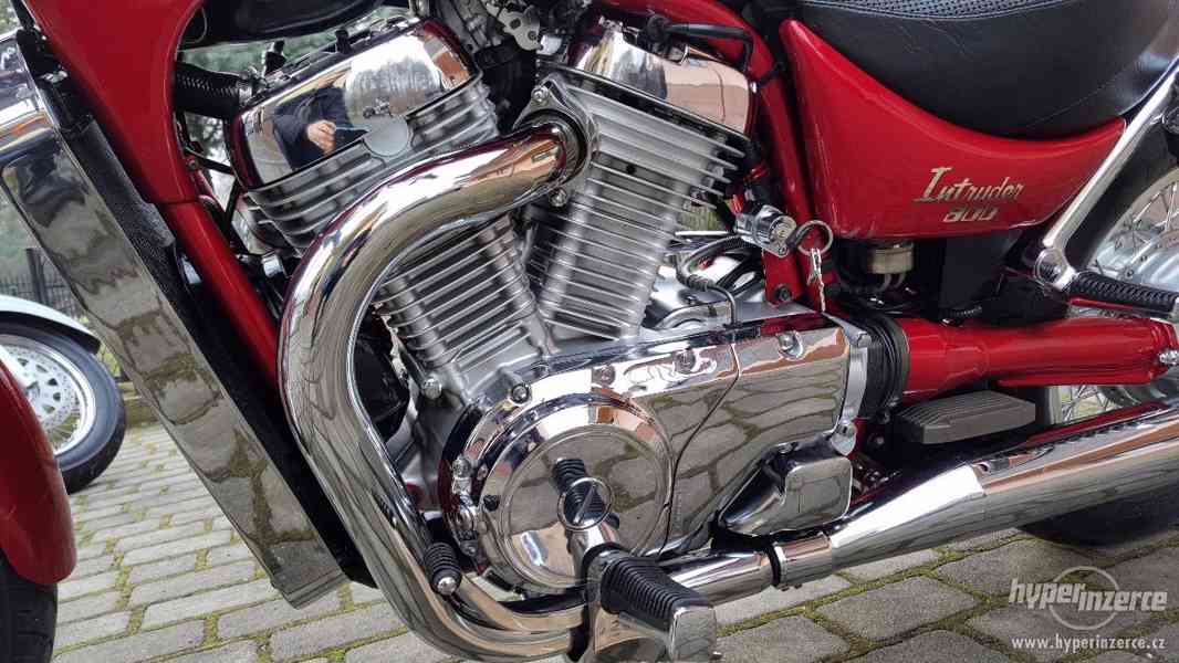 Suzuki VS 800 Intruder - foto 10