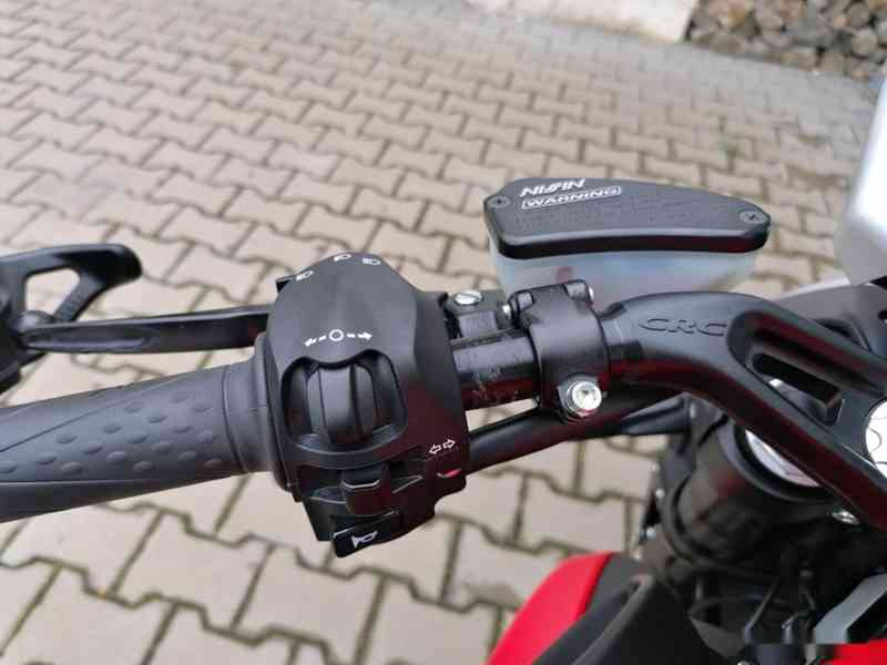 MV Agusta Dragster 800 ROSSO - foto 12