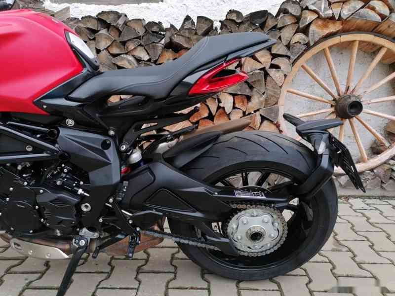 MV Agusta Dragster 800 ROSSO - foto 10