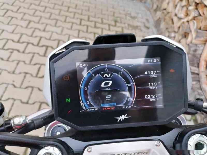MV Agusta Dragster 800 ROSSO - foto 11