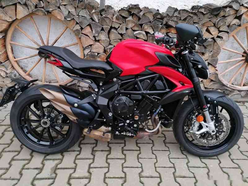MV Agusta Dragster 800 ROSSO - foto 2
