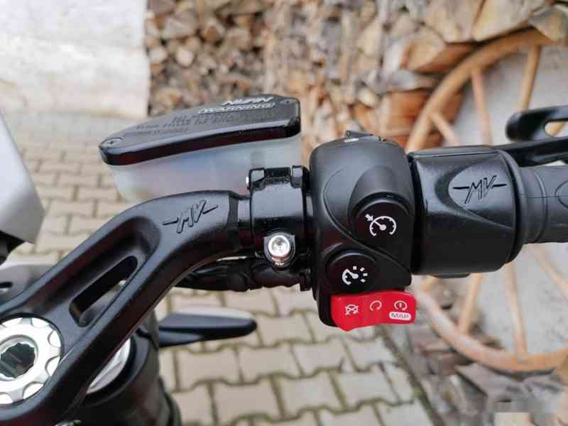 MV Agusta Dragster 800 ROSSO - foto 13