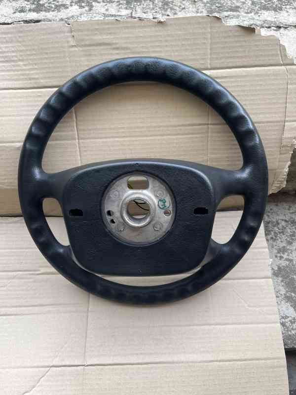 Pěkný volant ŠKODA OCTAVIA - málo použitý - foto 6