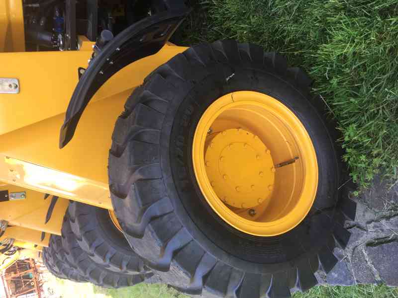 Kloubový nakladač CR20 CRONA, 5500 kg, AKCE!! - foto 5