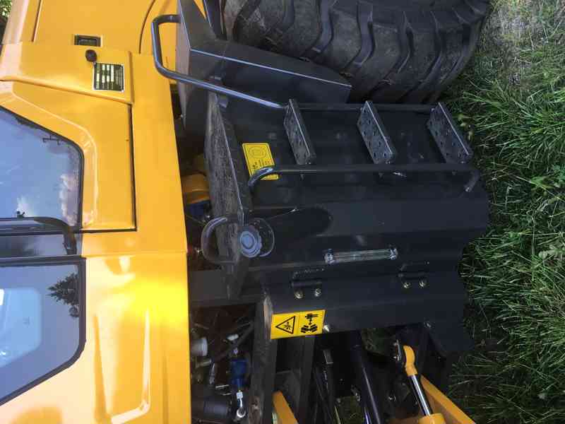 Kloubový nakladač CR20 CRONA, 5500 kg, AKCE!! - foto 7