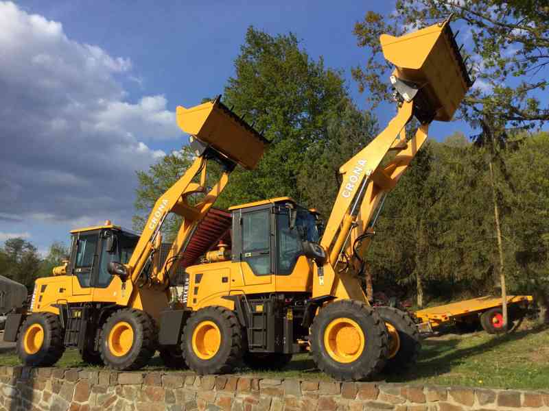 Kloubový nakladač CR20 CRONA, 5500 kg, AKCE!! - foto 11