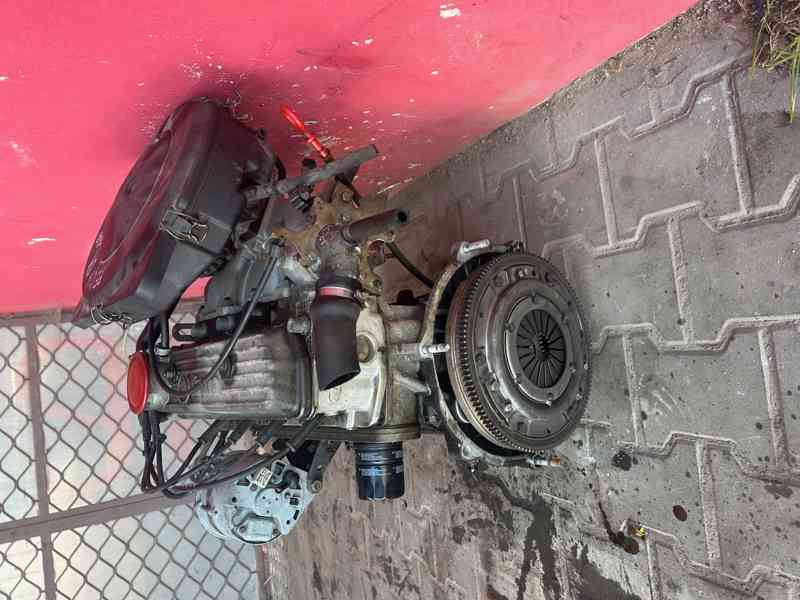 Motor 1,3 Škoda Felicia 781.136B kompletní motor - foto 3