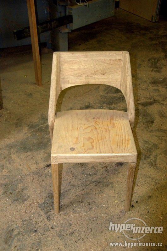 Masivní dubový stůl+6 originálních židlí - foto 2