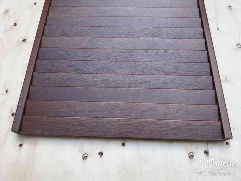 Dřevěná deska zdobená lamelami, 130 x 55cm. - foto 4