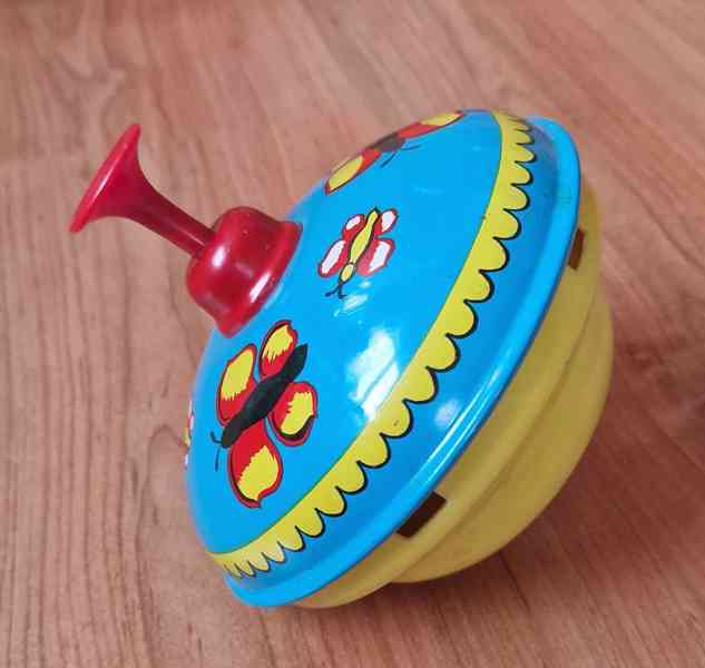 Gumový Rumcajs,mlýnek,KDN želvy,plechová káča,pejsek,formule - foto 4
