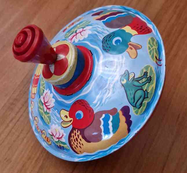 Gumový Rumcajs,mlýnek,KDN želvy,plechová káča,pejsek,formule - foto 6