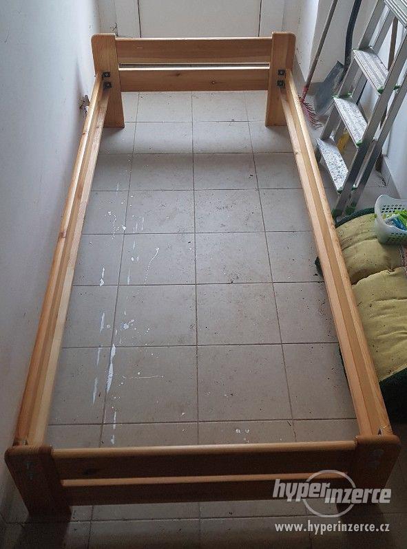 Postel, rošt a matrace - foto 1