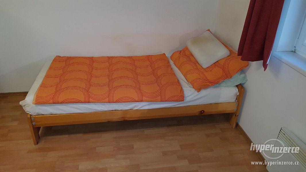 Postel, rošt a matrace - foto 12