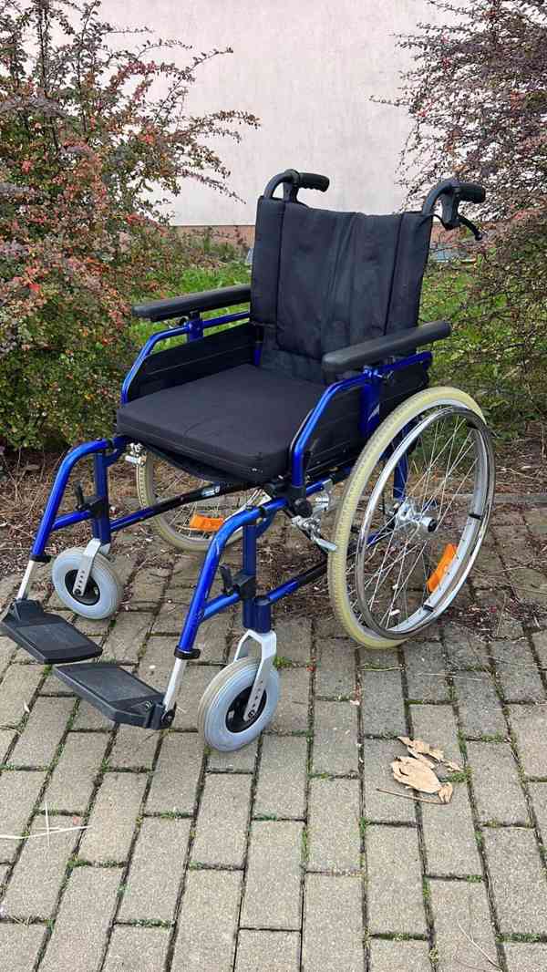 skládací invalidní vozík - foto 2