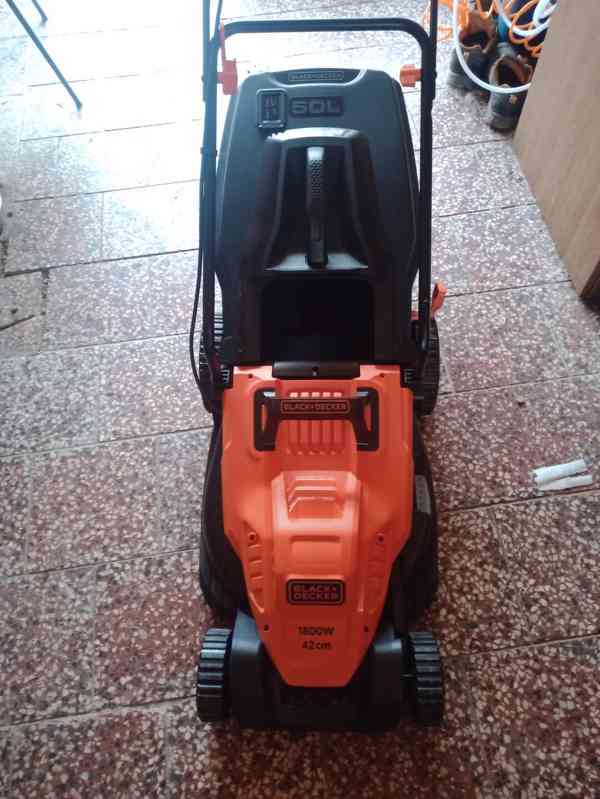 Black & Decker BEMW481BH Elektrická rotační sekačka (42cm/18 - foto 2