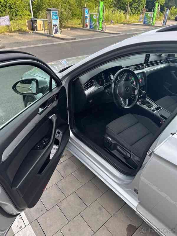 Volkswagen Passat 2,0 B8 2020 Rok 132 kw - foto 14