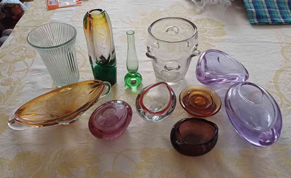 Skleněné vázy a popelníky Klinger, Hanuš, Beránek, Soukup