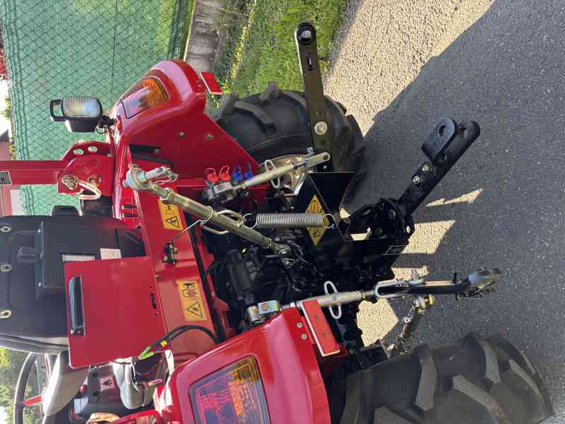 Traktor Dongfeng 304 G2, 4x4, 25 koní - foto 3