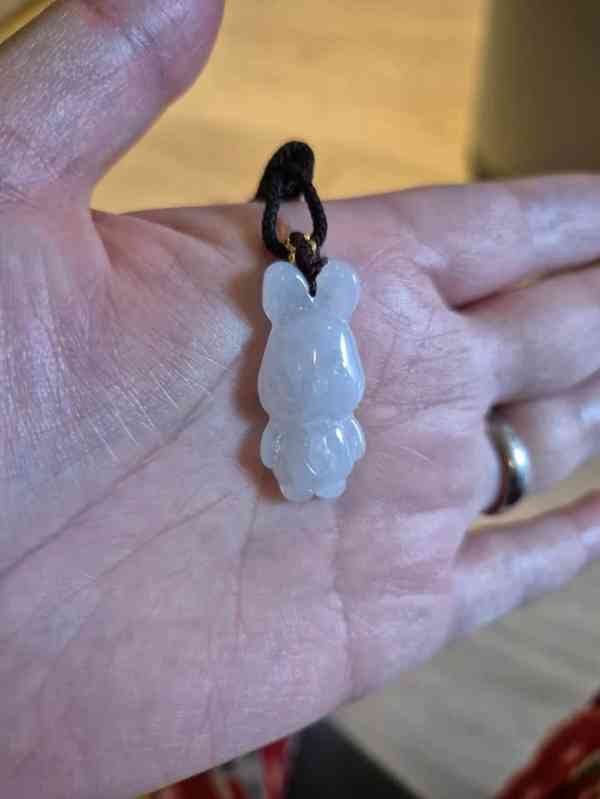 Handcrafted jadeite jade rabbit necklace - foto 2