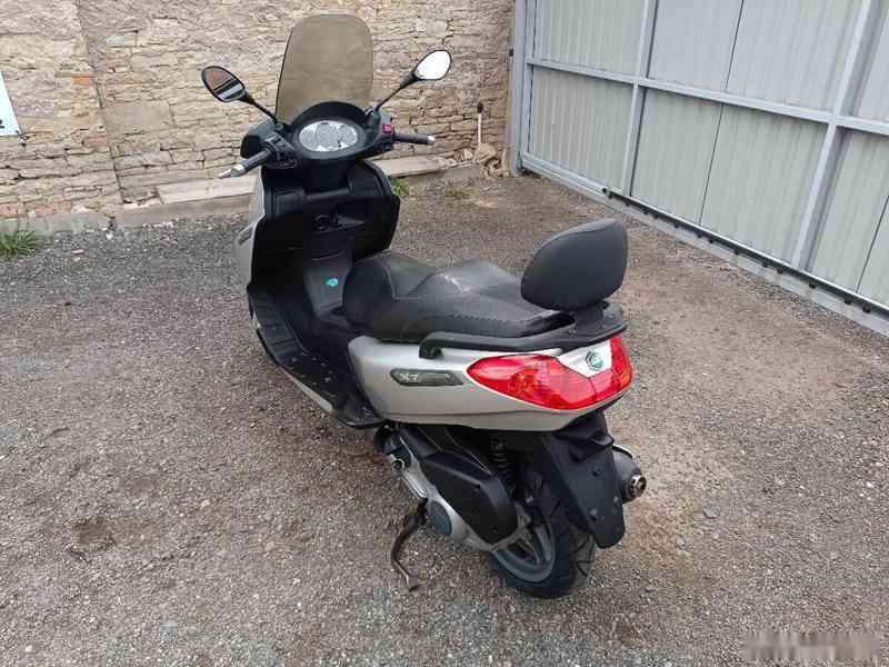 Piaggio X7 125 CZ doklady v ceně Najeto 10 tis. - foto 6