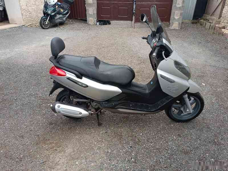 Piaggio X7 125 CZ doklady v ceně Najeto 10 tis. - foto 11