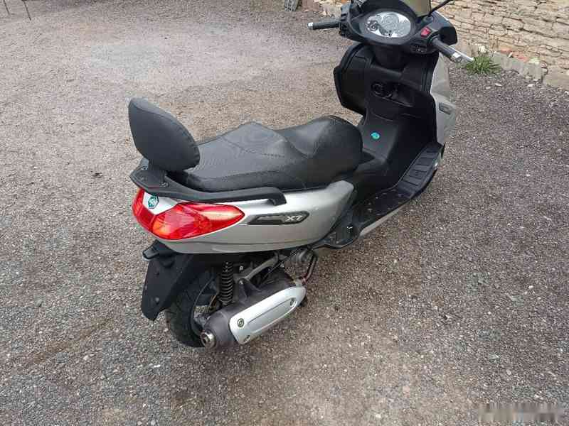 Piaggio X7 125 CZ doklady v ceně Najeto 10 tis. - foto 12