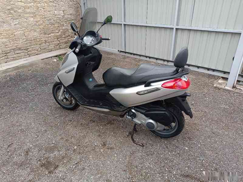 Piaggio X7 125 CZ doklady v ceně Najeto 10 tis. - foto 2