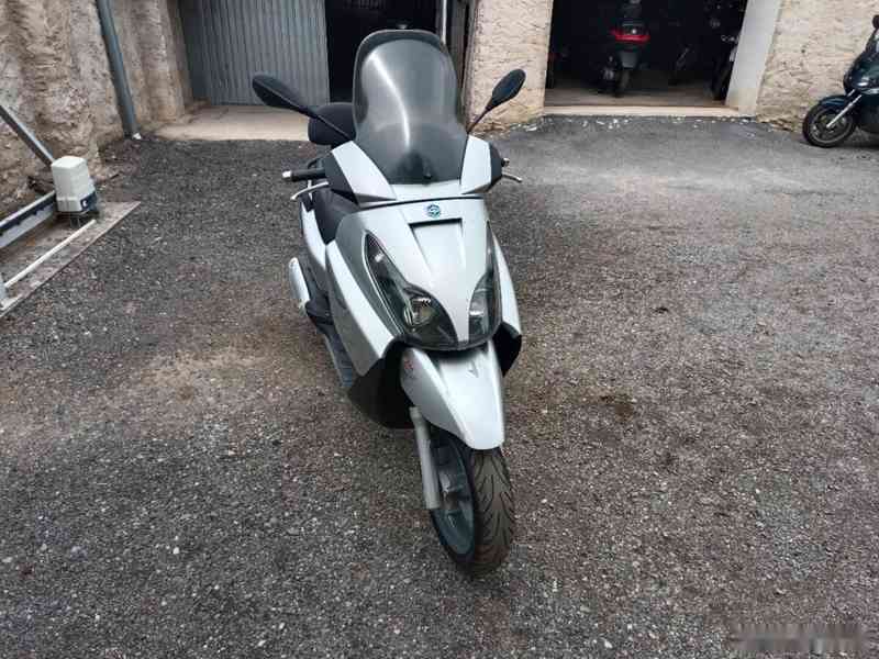 Piaggio X7 125 CZ doklady v ceně Najeto 10 tis. - foto 8