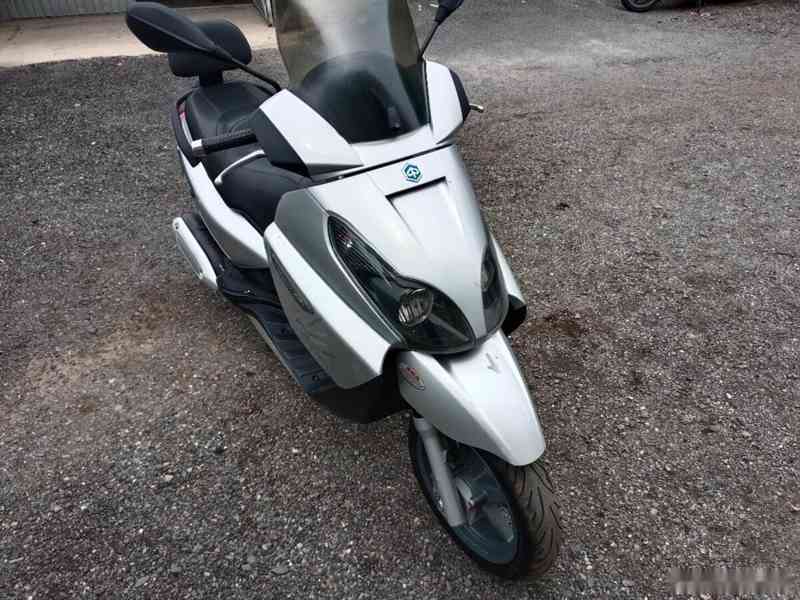 Piaggio X7 125 CZ doklady v ceně Najeto 10 tis. - foto 18