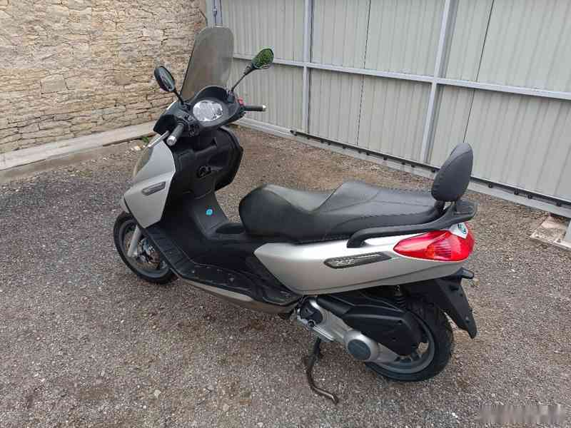Piaggio X7 125 CZ doklady v ceně Najeto 10 tis. - foto 5