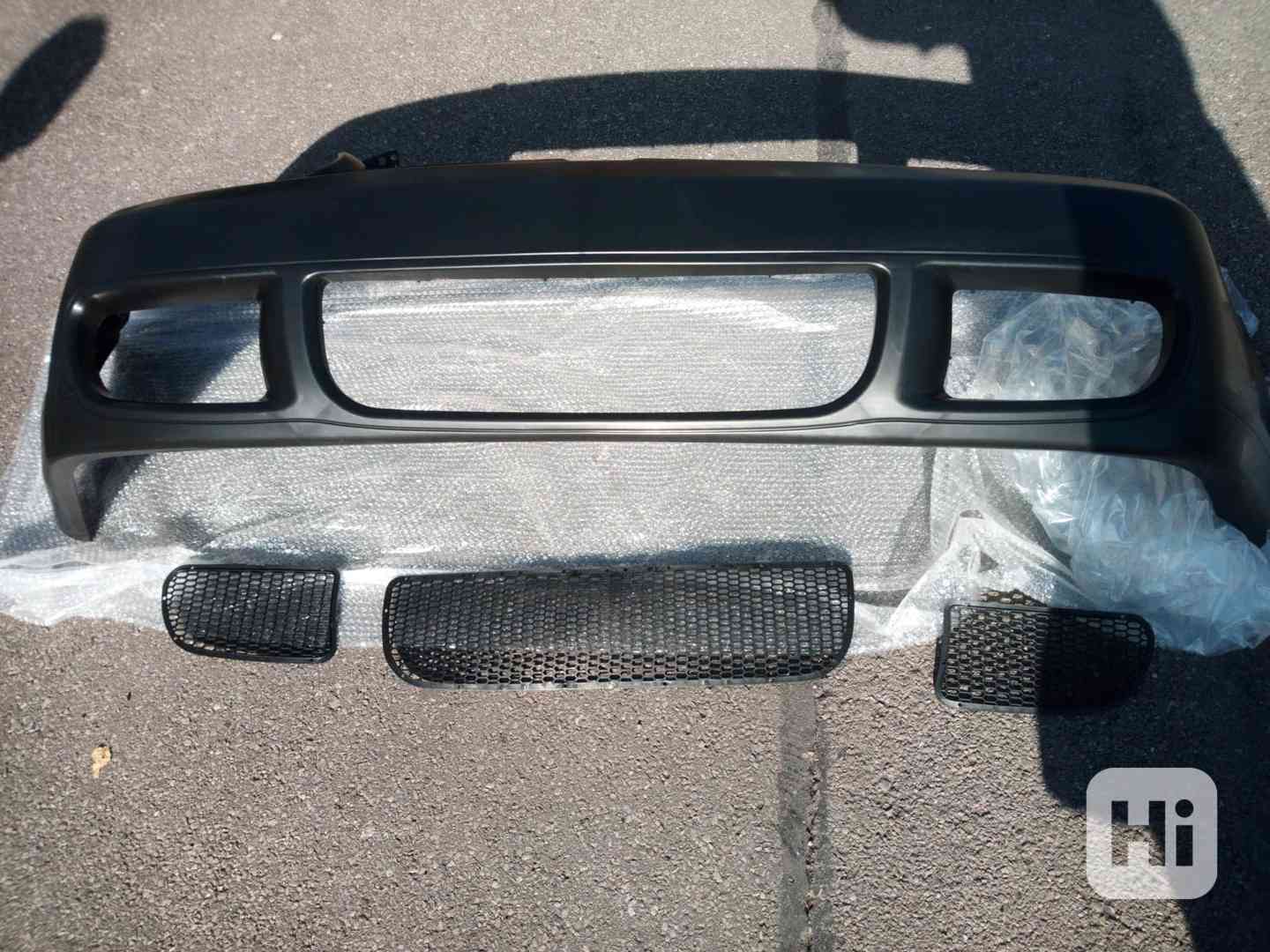 VW Golf 4 přední nárazník R32.. - foto 1