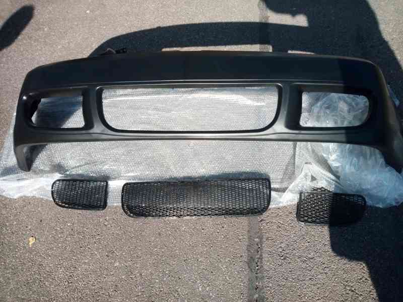 VW Golf 4 přední nárazník R32.. - foto 1