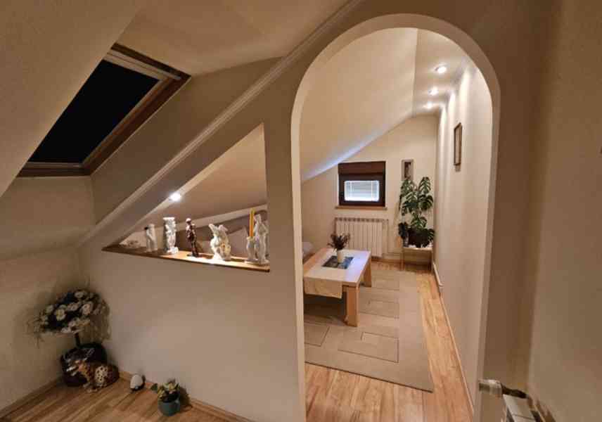 Prostorná patrová rodinná vila ve Vršci  - foto 4