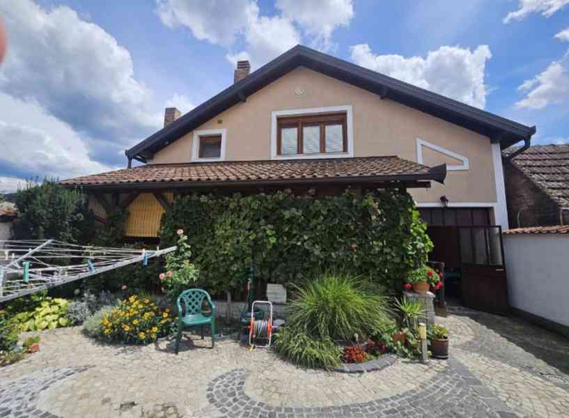 Prostorná patrová rodinná vila ve Vršci  - foto 18
