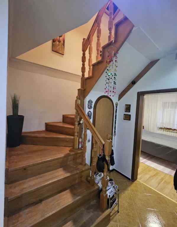 Prostorná patrová rodinná vila ve Vršci  - foto 14