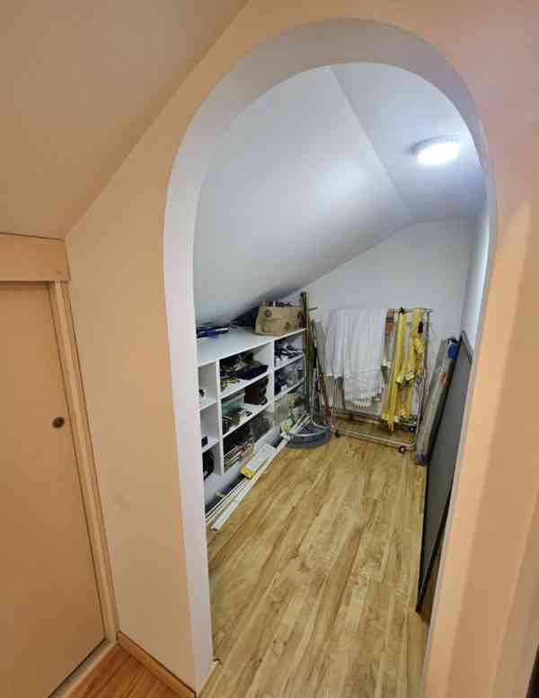 Prostorná patrová rodinná vila ve Vršci  - foto 8