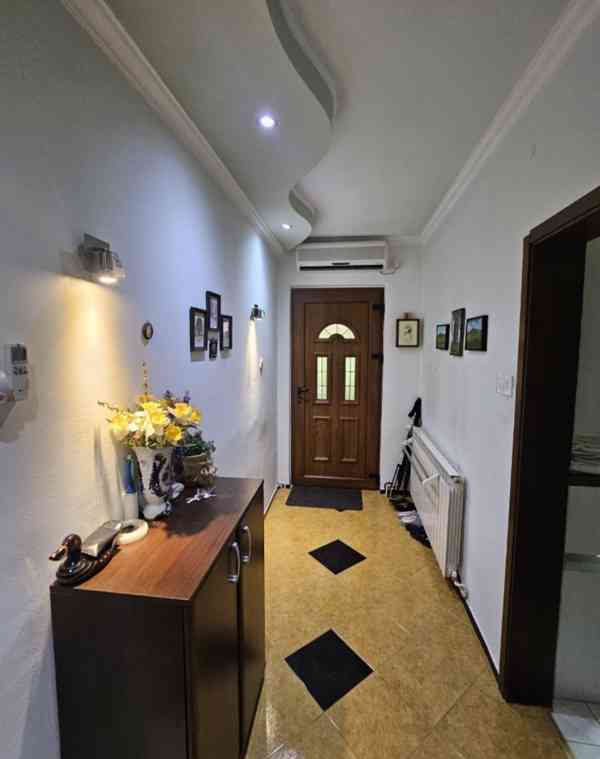 Prostorná patrová rodinná vila ve Vršci  - foto 9