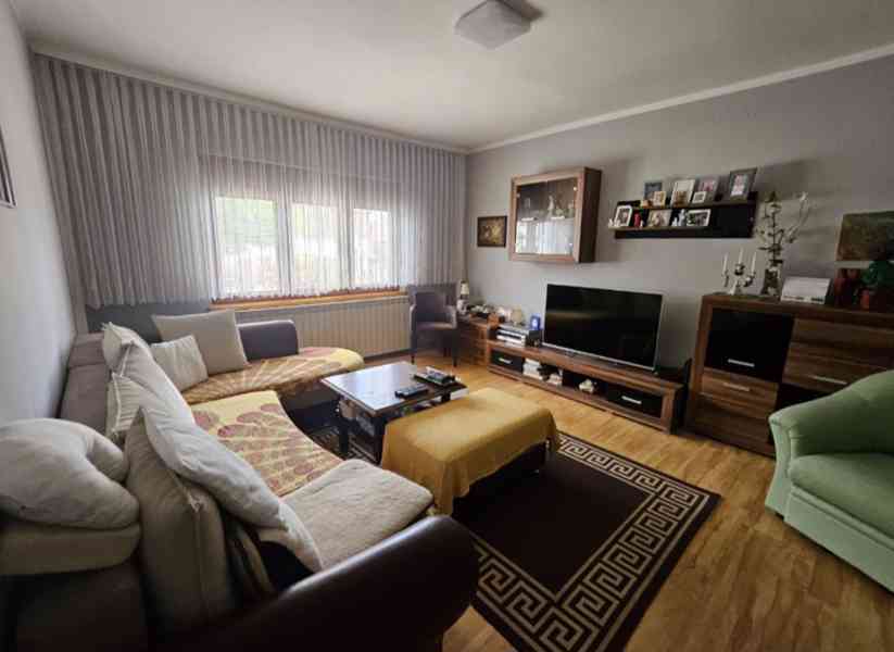 Prostorná patrová rodinná vila ve Vršci  - foto 12