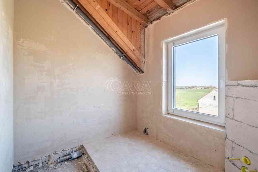 Novostavba - krajní řadový rodinný dům k dokončení v Mezouni na prodej! - foto 7