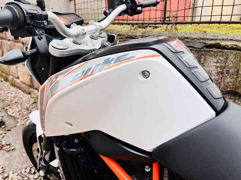 KTM DUKE 690 - 1.Majitel - TOP STAV - foto 5