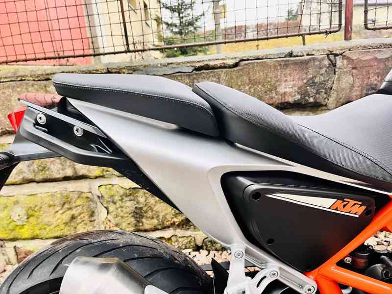 KTM DUKE 690 - 1.Majitel - TOP STAV - foto 7