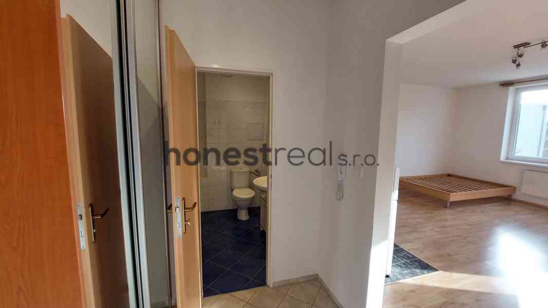 Exkluzivně pronájem 1+kk, Nadační, Brno - Medlánky - foto 10