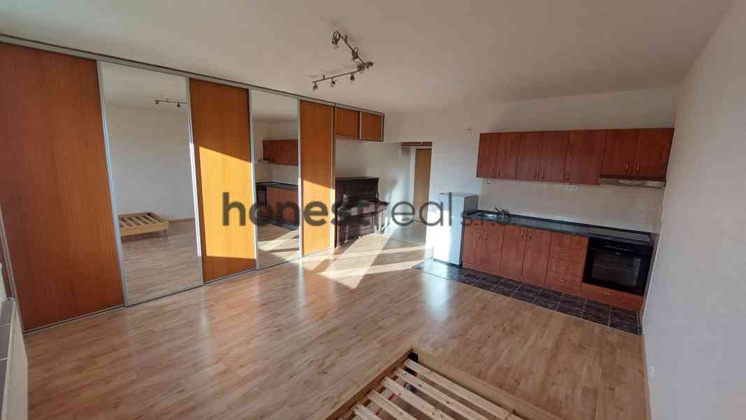 Exkluzivně pronájem 1+kk, Nadační, Brno - Medlánky - foto 4