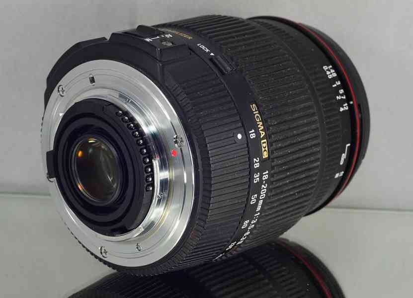 pro Nikon - Sigma DC 18-200mm 1:3.5-6.3 HSM OS II - foto 5
