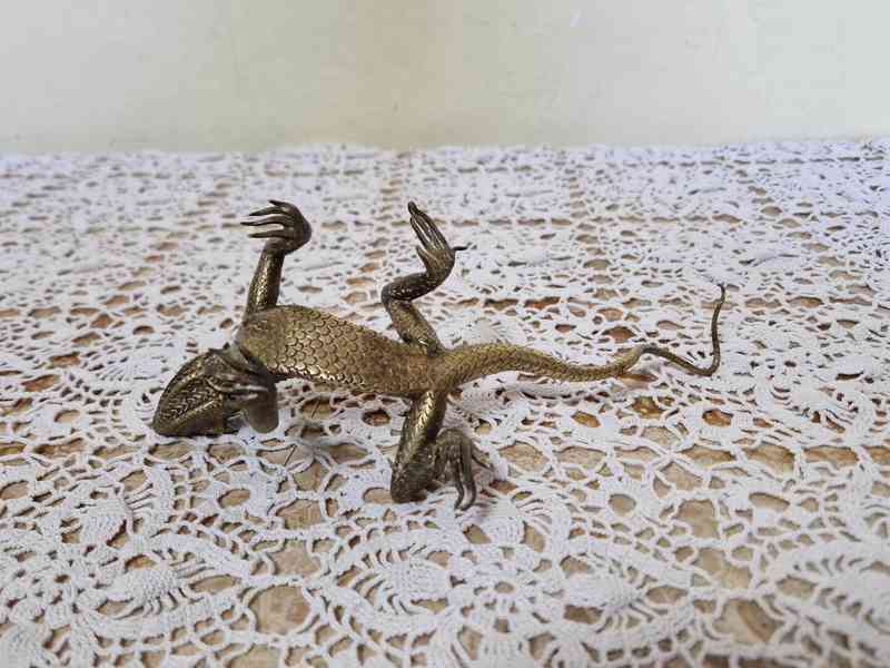 Krásná stará Bronzová Socha Ještěr - foto 8