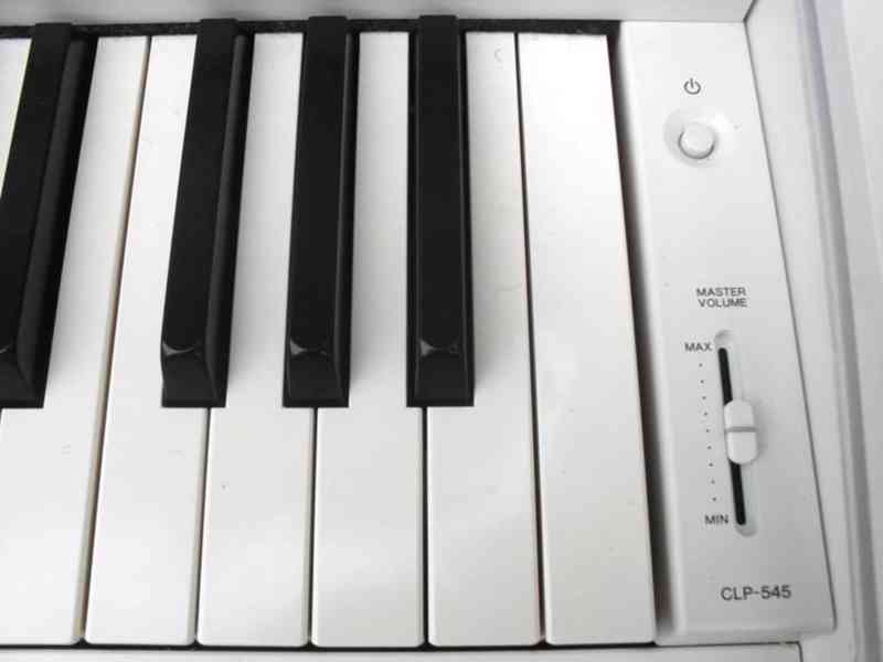 Digitální piano Yamaha Clavinova CLP 545 - foto 7