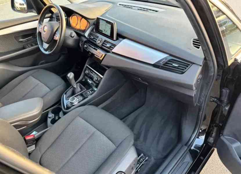 BMW 218i Active Tourer Advantage 4x4 benzín 103kw - foto 14