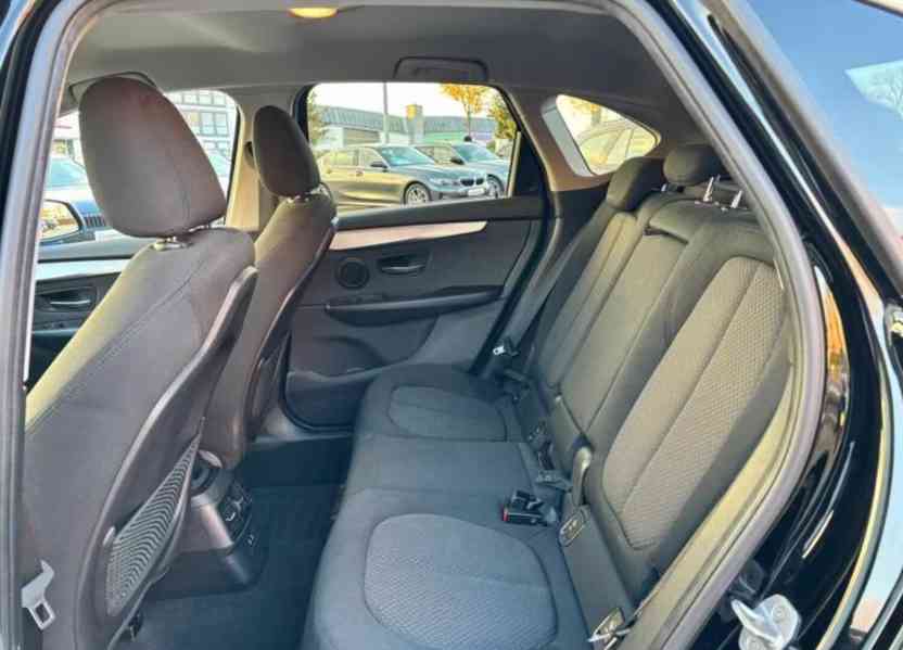 BMW 218i Active Tourer Advantage 4x4 benzín 103kw - foto 15