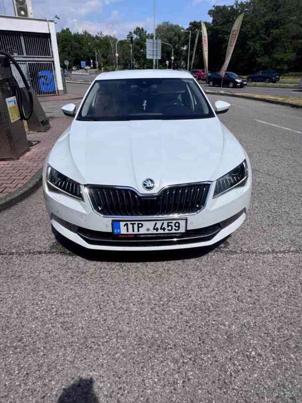 Škoda Superb 2,0   3 - foto 1
