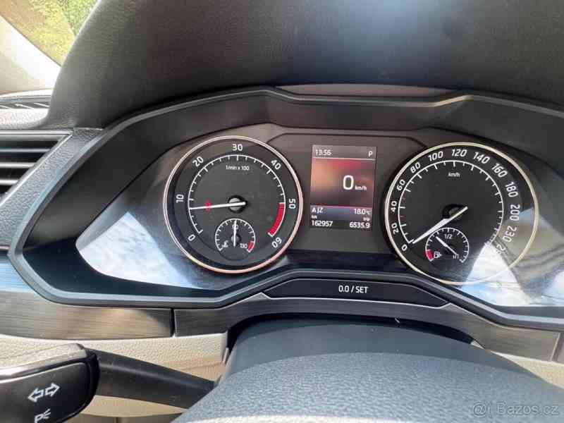 Škoda Superb 2,0   3 - foto 5